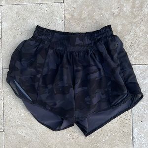 Lululemon hotty hot shorts size 2. 4 inch length.